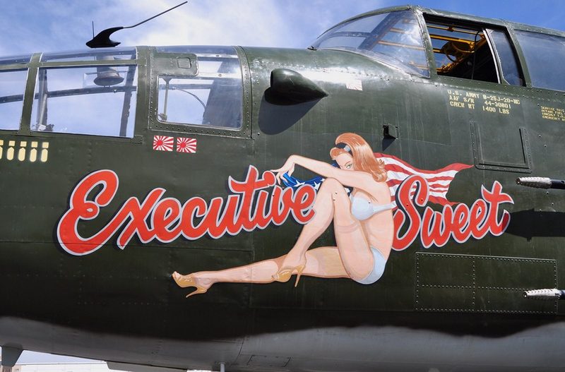 B-25 US Army Air Force Vinyl Graphics 'Executive Suite' (red lettering, green fuse)